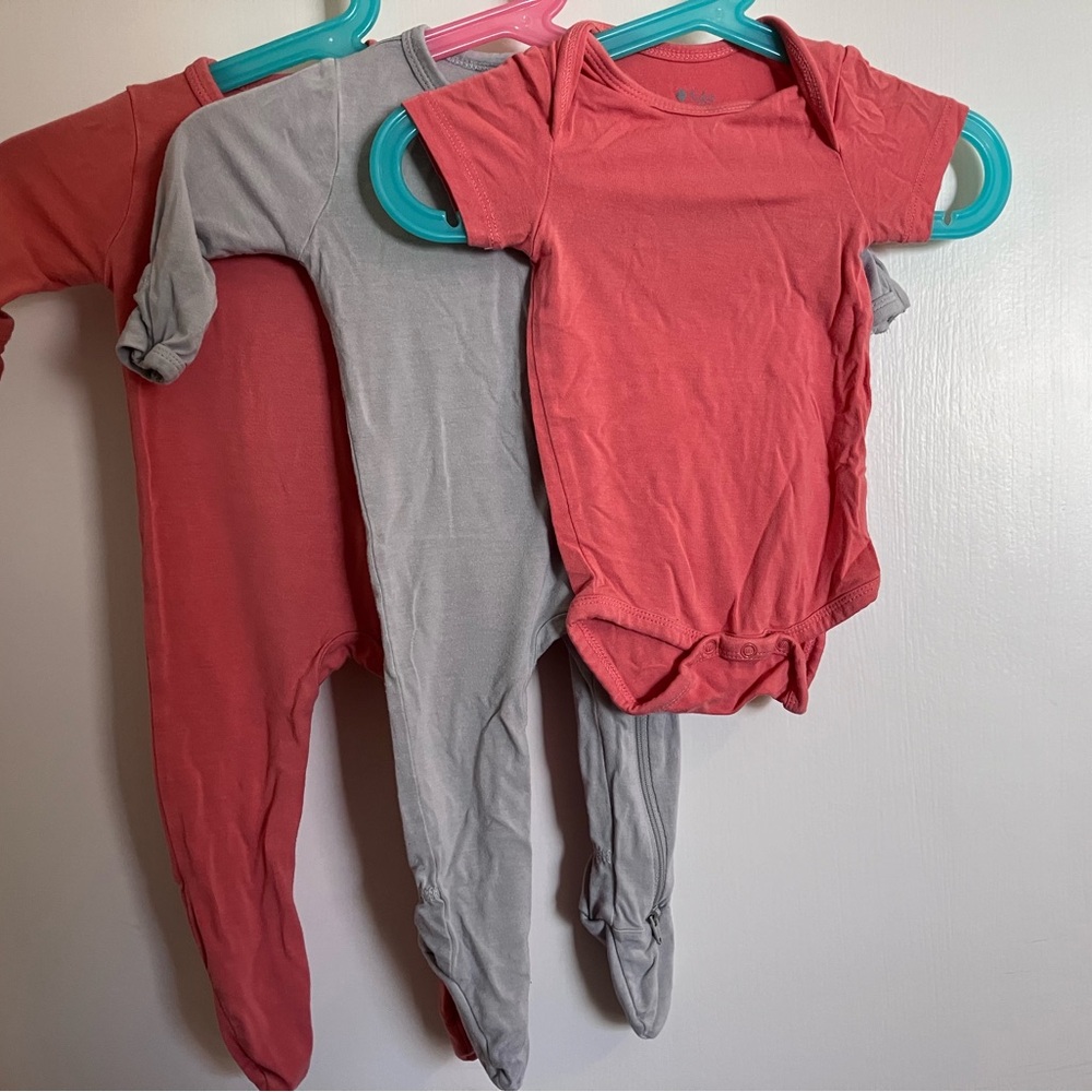 Kyte pajamas and bodysuit bundle, size 0-3
